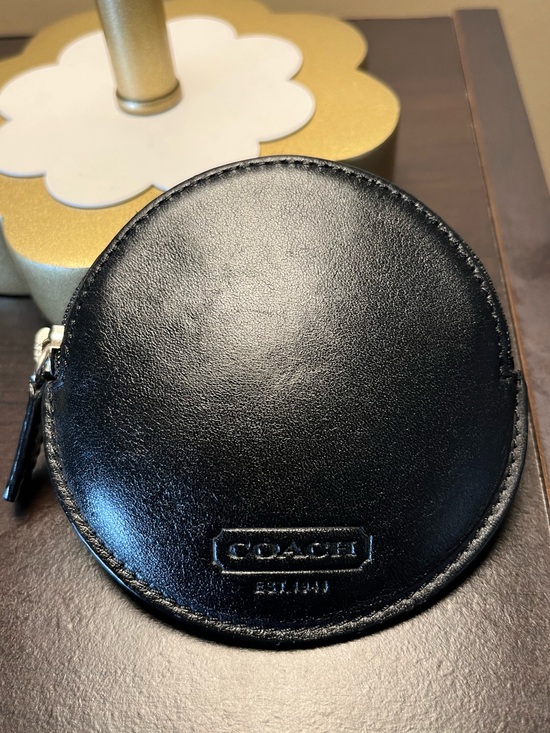 Coach Handbags - Coach Black Round Leather Zip Coin Pouch vintage EUC